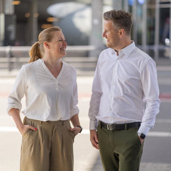 Lilian and Jimmi talking to each other