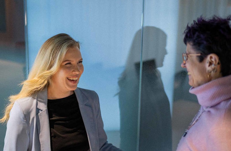 2femalesglass.jpg